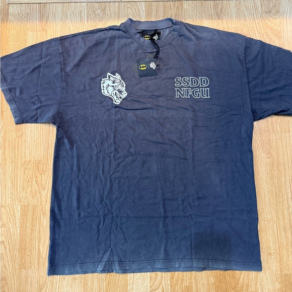 Darc Sport x Batman Shadows Premium Tee – Wolf Gray – Oversized Large – NWT - Picture 2 of 8